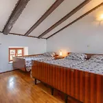 Apartment Awesome Apartment In Divaca With Wifi *