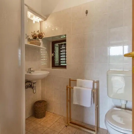 1 Bedroom Beautiful In Appartamento