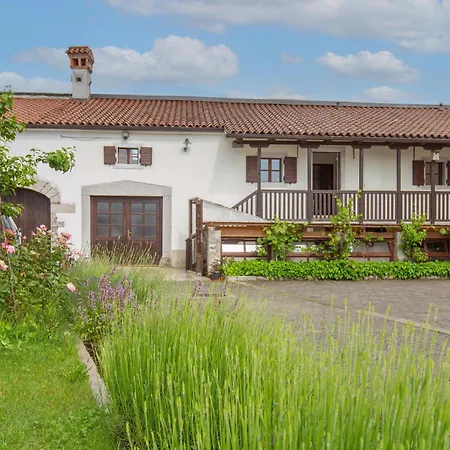 1 Bedroom Beautiful In Lägenhet *