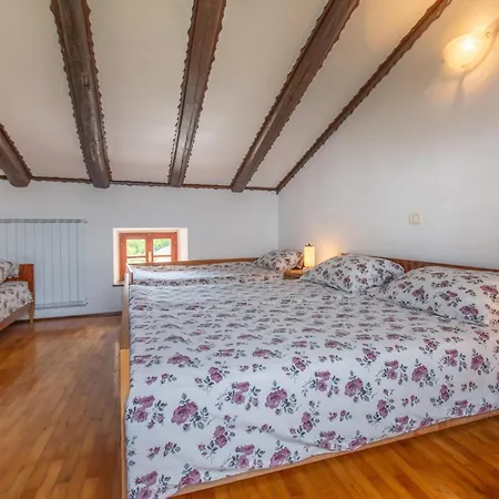 1 Bedroom Beautiful In Lägenhet *