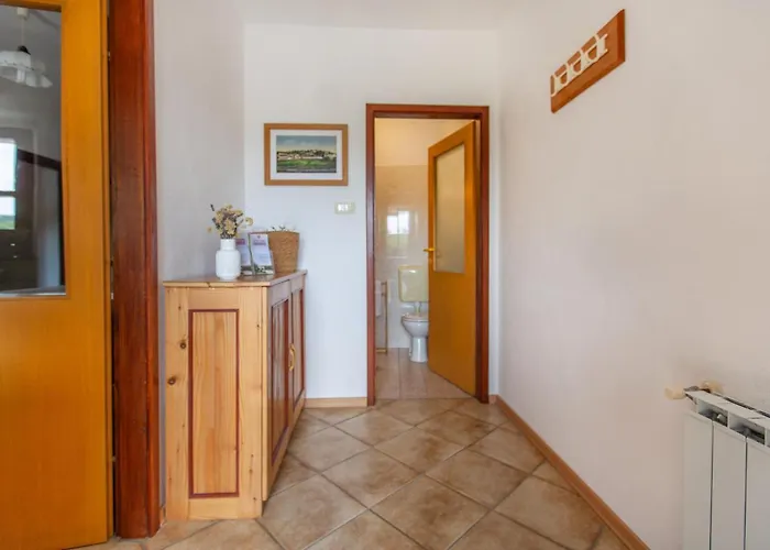 1 Bedroom Beautiful In Divača