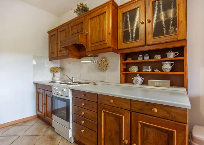 1 Bedroom Beautiful In * Divača